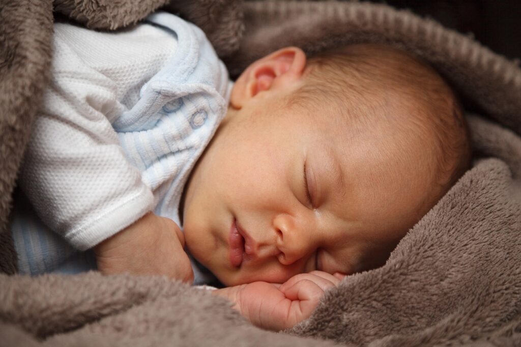 すやすや眠る赤ちゃん