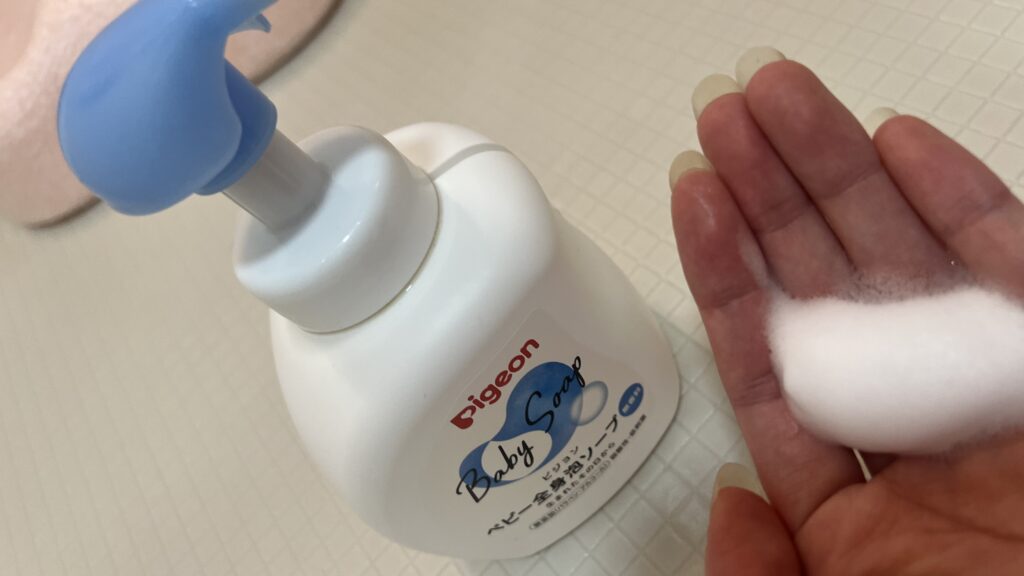 赤ちゃんの泡タイプのベビーソープ